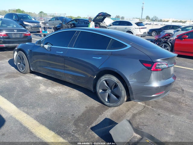 Продажа на аукционе авто 2018 Tesla Model 3, vin: 5YJ3E1EA2JF012689, номер лота: 44649871