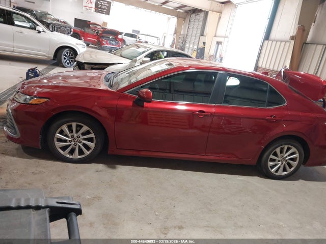 Продажа на аукционе авто 2022 Toyota Camry Le, vin: 4T1C11AK7NU666882, номер лота: 44649893