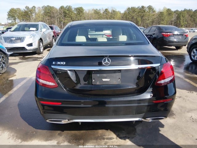 44649964 :رقم المزاد ، WDDZF4JB2HA236271 vin ، 2017 Mercedes-benz E 300 مزاد بيع