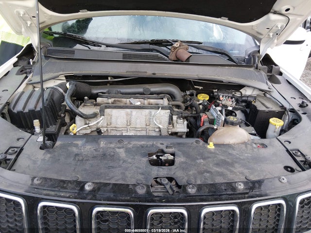 44650001 :رقم المزاد ، 3C4NJDBB6JT256429 vin ، 2018 Jeep Compass Latitude 4x4 مزاد بيع
