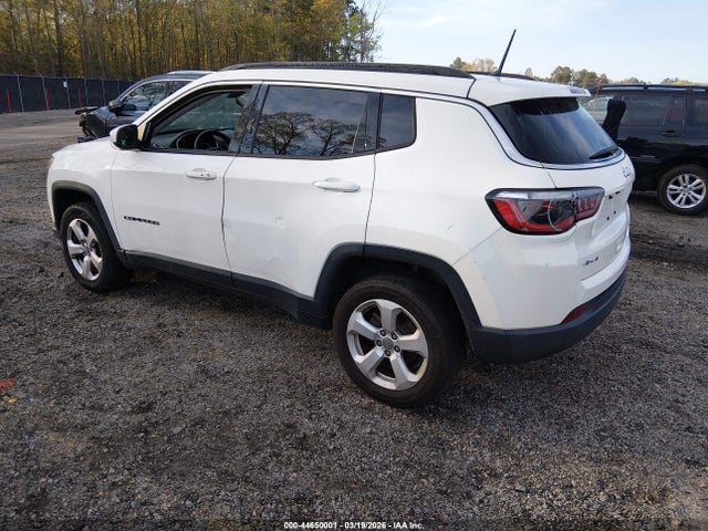 44650001 :رقم المزاد ، 3C4NJDBB6JT256429 vin ، 2018 Jeep Compass Latitude 4x4 مزاد بيع