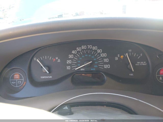 2002 Buick Century Custom მანქანა იყიდება აუქციონზე, vin: 2G4WS52J821135589, აუქციონის ნომერი: 44650025