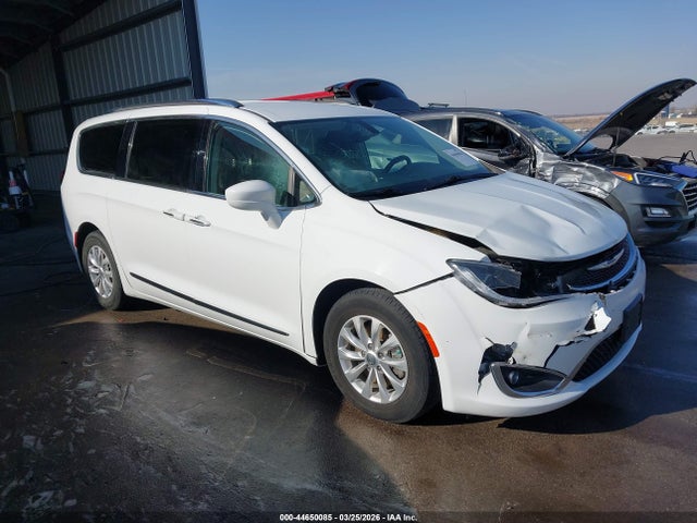 2019 Chrysler Pacifica Touring L მანქანა იყიდება აუქციონზე, vin: 2C4RC1BG0KR651829, აუქციონის ნომერი: 44650085