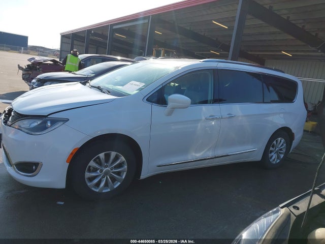2019 Chrysler Pacifica Touring L მანქანა იყიდება აუქციონზე, vin: 2C4RC1BG0KR651829, აუქციონის ნომერი: 44650085
