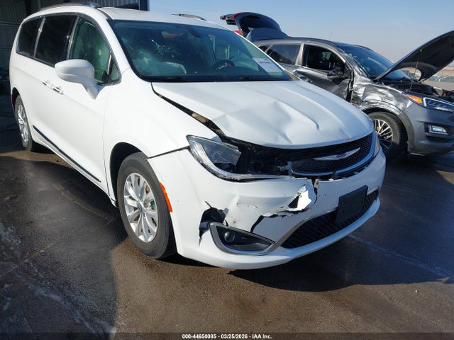 2019 Chrysler Pacifica Touring L მანქანა იყიდება აუქციონზე, vin: 2C4RC1BG0KR651829, აუქციონის ნომერი: 44650085