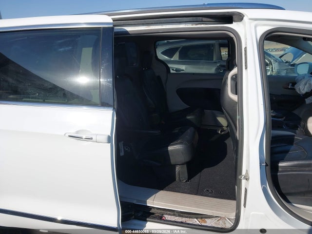 2019 Chrysler Pacifica Touring L მანქანა იყიდება აუქციონზე, vin: 2C4RC1BG0KR651829, აუქციონის ნომერი: 44650085