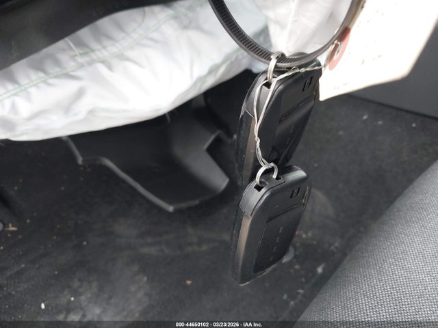 Продажа на аукционе авто 2025 Toyota Camry Le, vin: 4T1DAACK7SU627464, номер лота: 44650102
