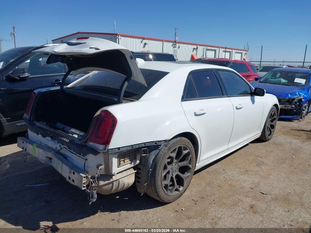 44650162 :رقم المزاد ، 2C3CCABG6HH538816 vin ، 2017 Chrysler 300 300s Alloy Edition مزاد بيع