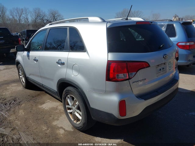 2014 KIA SORENTO 5XYKT3A64EG513872 Photo 2