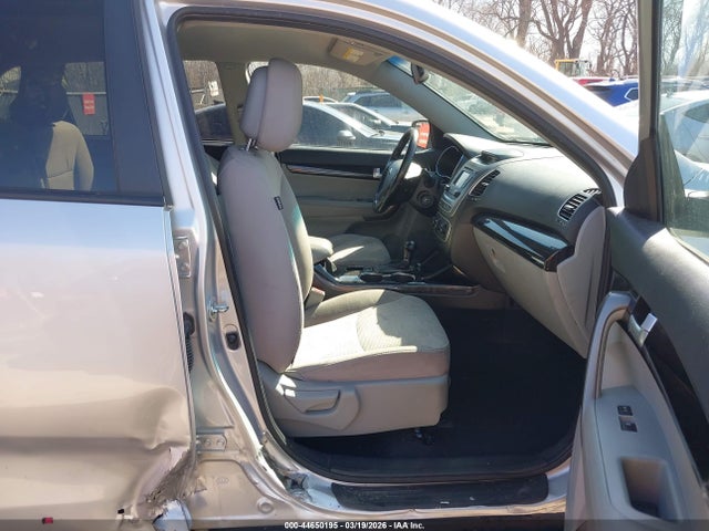 2014 KIA SORENTO 5XYKT3A64EG513872 Photo 4
