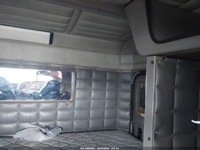 Продажа на аукционе авто 2005 Peterbilt 379, vin: 1XP5DB9X05D832720, номер лота: 44650201