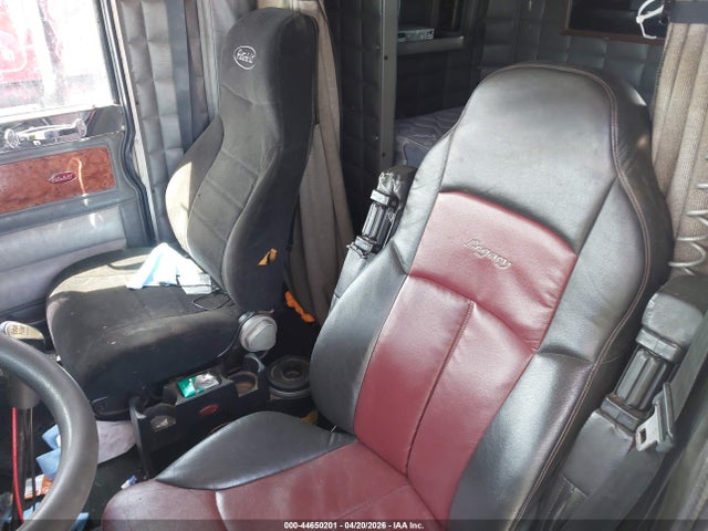 Продажа на аукционе авто 2005 Peterbilt 379, vin: 1XP5DB9X05D832720, номер лота: 44650201