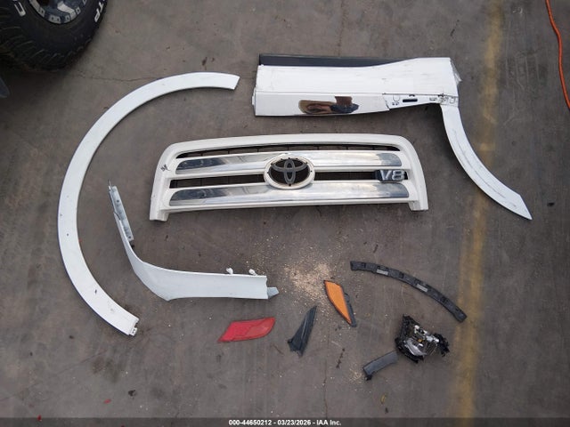 2004 Toyota Tundra Sr5 V8 მანქანა იყიდება აუქციონზე, vin: 5TBET34144S462039, აუქციონის ნომერი: 44650212