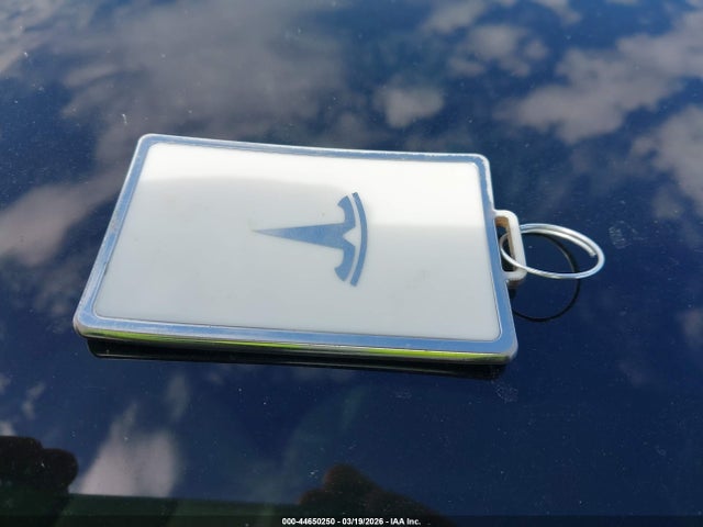 44650250 :رقم المزاد ، 5YJ3E1EB3KF513343 vin ، 2019 Tesla Model 3 Long Range/performance مزاد بيع