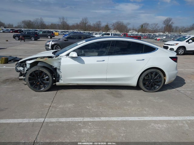 44650250 :رقم المزاد ، 5YJ3E1EB3KF513343 vin ، 2019 Tesla Model 3 Long Range/performance مزاد بيع