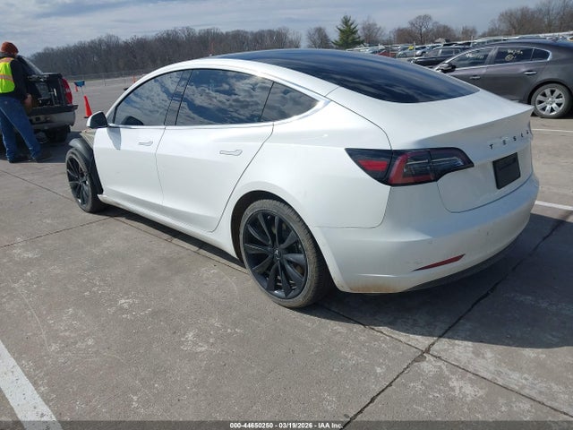 44650250 :رقم المزاد ، 5YJ3E1EB3KF513343 vin ، 2019 Tesla Model 3 Long Range/performance مزاد بيع