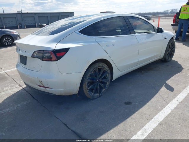 44650250 :رقم المزاد ، 5YJ3E1EB3KF513343 vin ، 2019 Tesla Model 3 Long Range/performance مزاد بيع