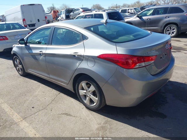 Продаж на аукціоні авто 2013 Hyundai Elantra Gls/limited, vin: KMHDH4AE2DU640555, номер лоту: 44650380