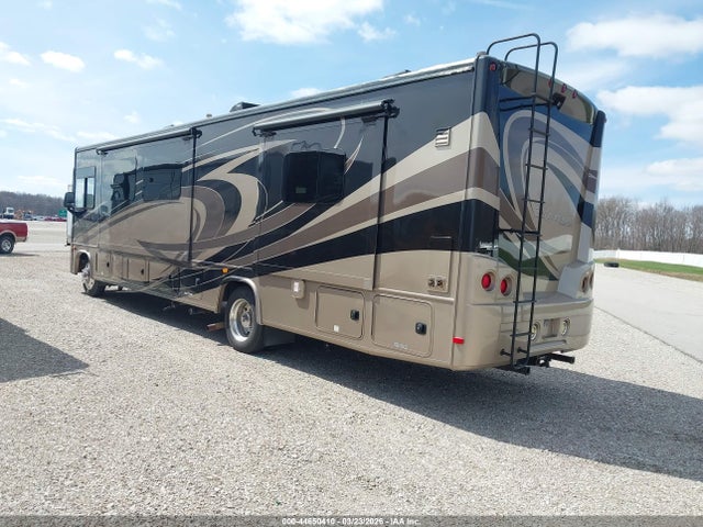 Ford F53 2015 1F66F5DY7F0A09635 Image 3