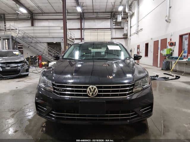 1VWDT7A30HC055100 Volkswagen Passat 1.8t R-line