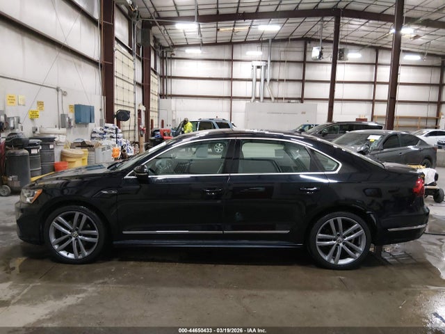1VWDT7A30HC055100 Volkswagen Passat 1.8t R-line