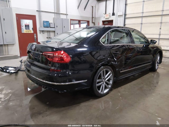 1VWDT7A30HC055100 Volkswagen Passat 1.8t R-line