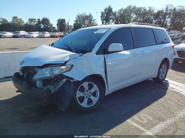 5TDKZ3DC9HS799855 Toyota Sienna Le 8 Passenger