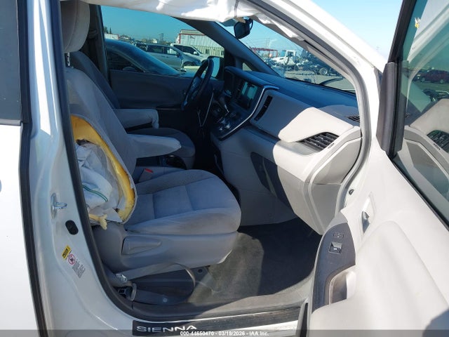 5TDKZ3DC9HS799855 Toyota Sienna Le 8 Passenger