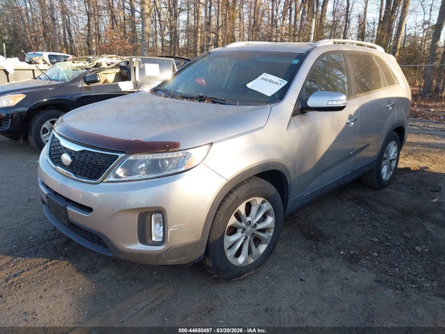2015 KIA SORENTO 5XYKU4A75FG550832 Photo 1