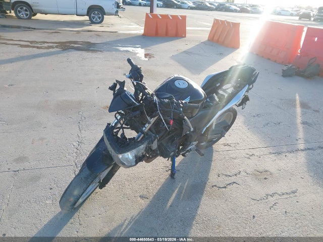 Продажа на аукционе авто 2011 Honda Cbr250 R, vin: MLHMC4118B5001293, номер лота: 44650543