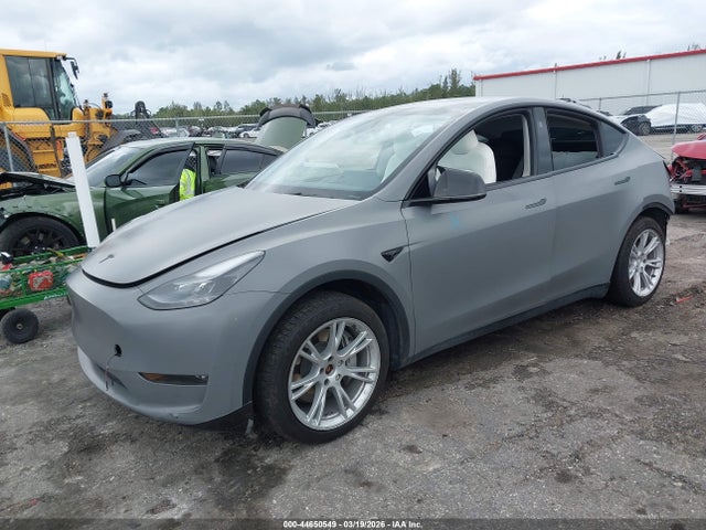 Продажа на аукционе авто 2023 Tesla Model Y Awd/long Range Dual Motor All-wheel Drive, vin: 7SAYGAEE6PF948717, номер лота: 44650549