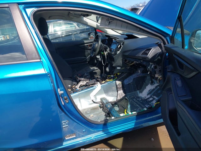 Продаж на аукціоні авто 2018 Subaru Impreza 2.0i Premium, vin: 4S3GTAB64J3709768, номер лоту: 44650575