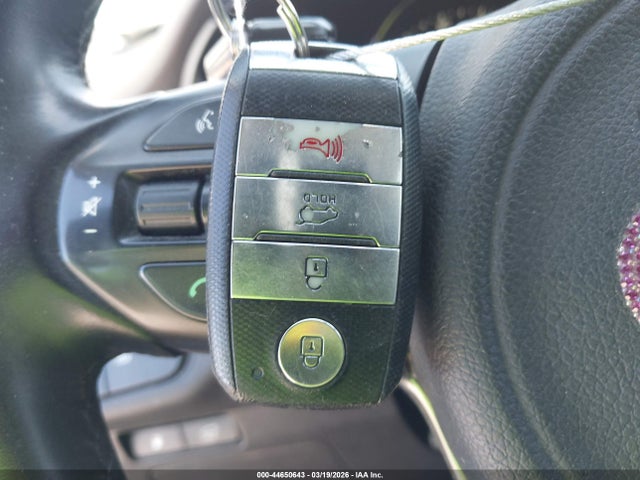 Продажа на аукционе авто 2016 Kia Sorento 3.3l Sx, vin: 5XYPKDA53GG071515, номер лота: 44650643
