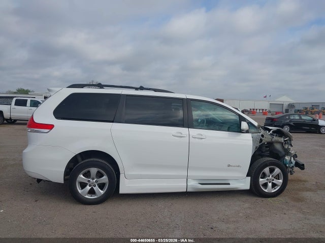 Продаж на аукціоні авто 2013 Toyota Sienna Le V6 8 Passenger, vin: 5TDKK3DC3DS307528, номер лоту: 44650655
