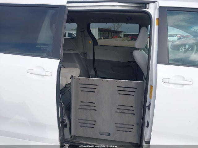 Продаж на аукціоні авто 2013 Toyota Sienna Le V6 8 Passenger, vin: 5TDKK3DC3DS307528, номер лоту: 44650655