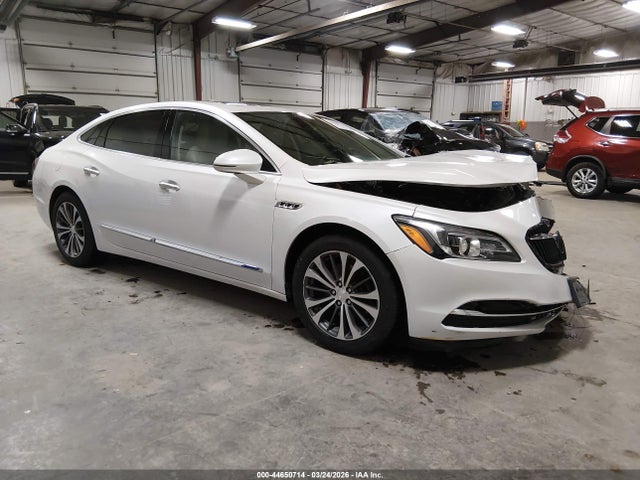 2017 Buick Lacrosse Essence მანქანა იყიდება აუქციონზე, vin: 1G4ZP5SS1HU134787, აუქციონის ნომერი: 44650714