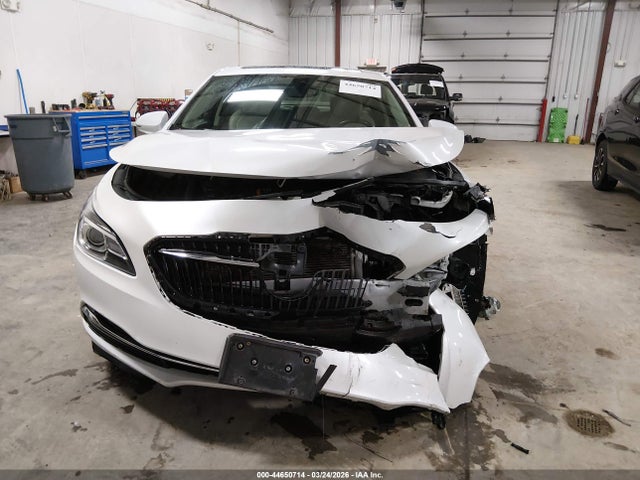 2017 Buick Lacrosse Essence მანქანა იყიდება აუქციონზე, vin: 1G4ZP5SS1HU134787, აუქციონის ნომერი: 44650714