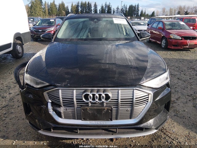 WA1LAAGE0NB008932 Audi E-tron Premium Plus Quattro