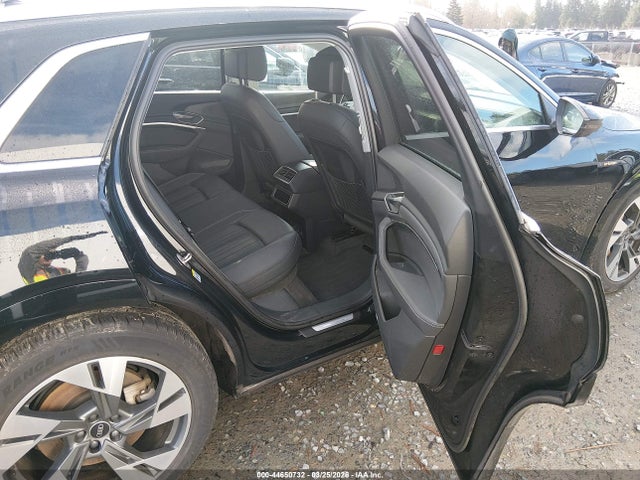 WA1LAAGE0NB008932 Audi E-tron Premium Plus Quattro