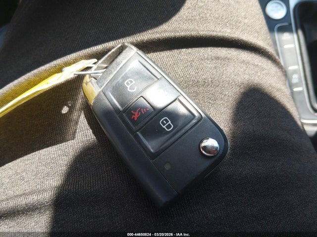 Продажа на аукционе авто 2015 Volkswagen Golf Gti 2.0t Se 2-door, vin: 3VWYT7AU2FM084197, номер лота: 44650824
