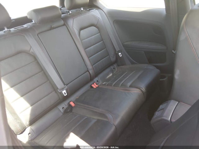 Продажа на аукционе авто 2015 Volkswagen Golf Gti 2.0t Se 2-door, vin: 3VWYT7AU2FM084197, номер лота: 44650824