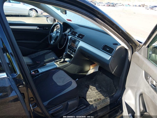 2012 Volkswagen Passat 2.5l Se მანქანა იყიდება აუქციონზე, vin: 1VWBP7A31CC082309, აუქციონის ნომერი: 44650873