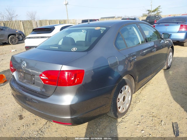 44650895 :رقم المزاد ، 3VW2K7AJ1EM256040 vin ، 2014 Volkswagen Jetta 2.0l S مزاد بيع