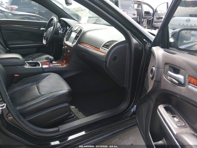 44650900 :رقم المزاد ، 2C3CCAAG6EH288684 vin ، 2014 Chrysler 300 مزاد بيع
