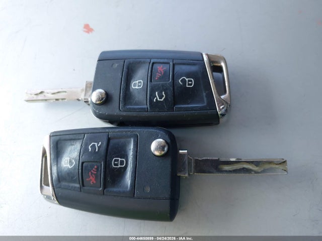 3VV2B7AX6LM030324 Volkswagen Tiguan