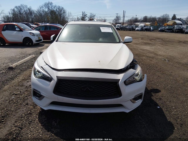 44651160 :رقم المزاد ، JN1EV7AR5JM443061 vin ، 2018 Infiniti Q50 3.0t Luxe مزاد بيع