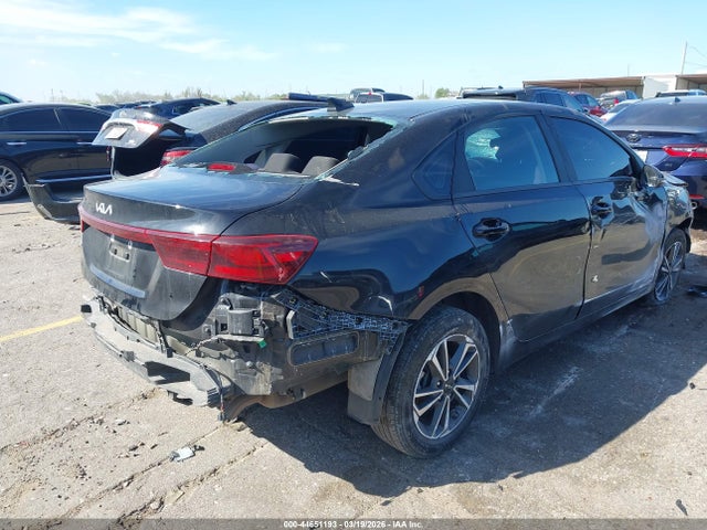 2024 Kia Forte Lxs მანქანა იყიდება აუქციონზე, vin: 3KPF24AD5RE796374, აუქციონის ნომერი: 44651193