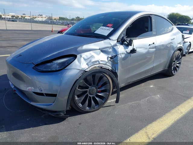 7SAYGDEF1RA285888 Tesla Model Y Performance Dual Motor All-wheel Drive
