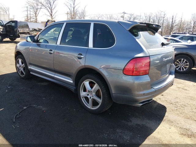 2005 PORSCHE CAYENNE WP1AC29P95LA92320 Photo 2