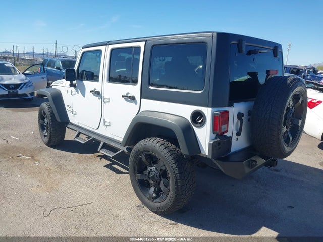 2018 JEEP WRANGLER JK UNLIMITED 1C4BJWDG2JL814747 Photo 2
